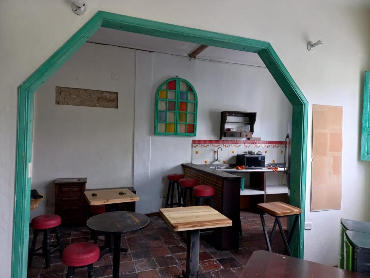 Mochileros Viajeros Hostel Bogota Bagian luar foto