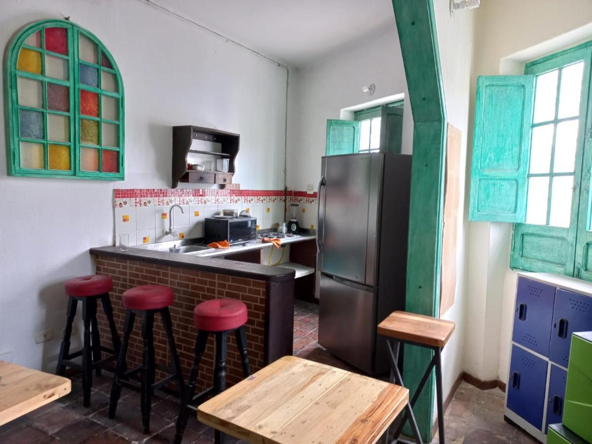 Mochileros Viajeros Hostel Bogota Bagian luar foto